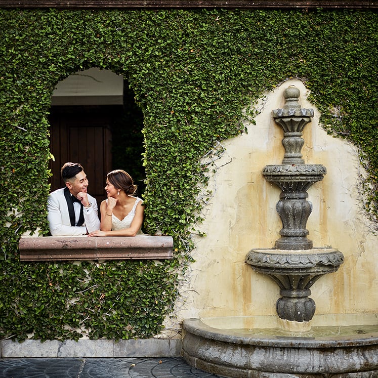 Wedding photographer - ivy wall with fountain - rizza and josh - inspiration for wedding