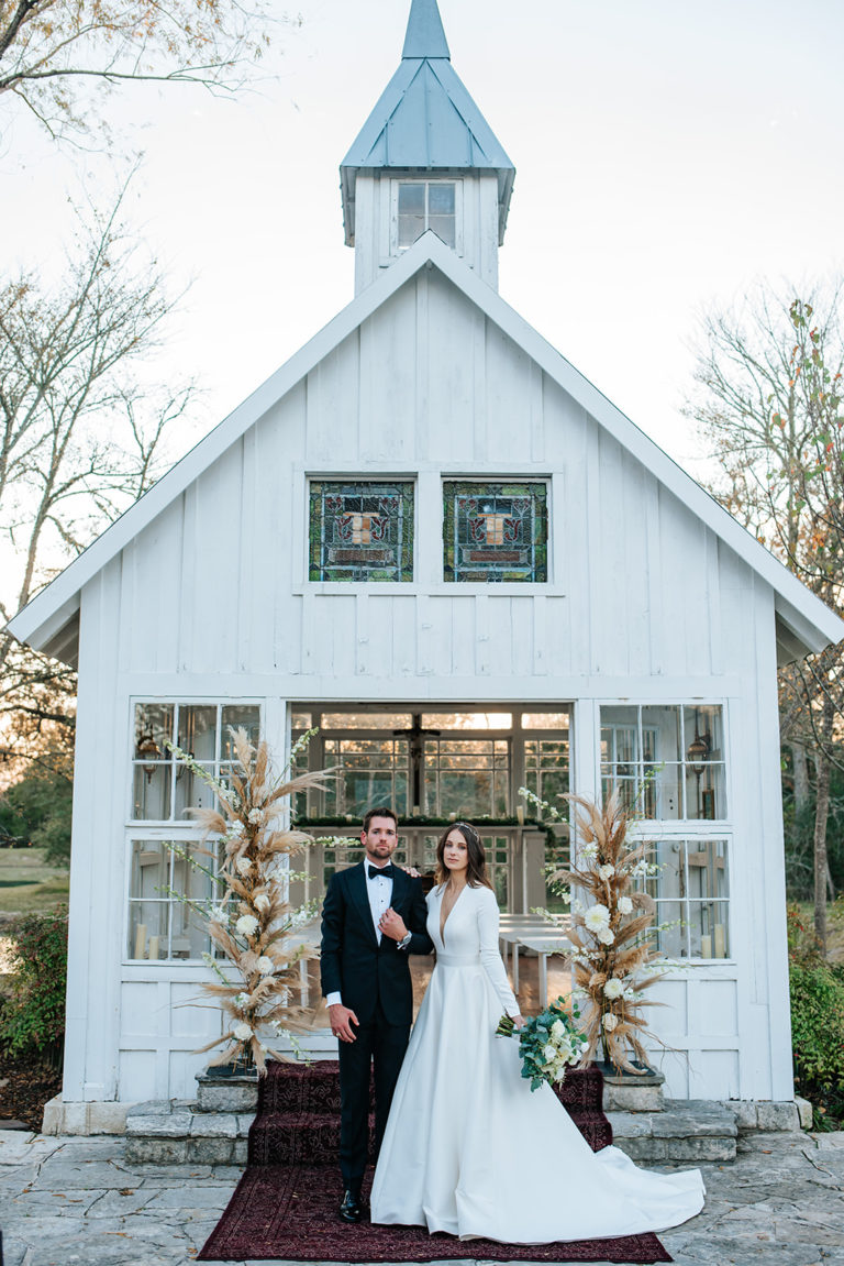 Winter Wedding in the Heart of Aggieland at 7F Lodge | Houston Wedding Blog