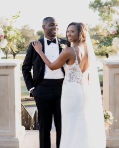 “Survivor” Contestant Weds with a Black, Gold and White Wedding