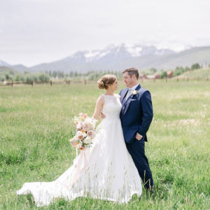 An Elegant Destination Wedding in Utah Full of Scenic Views and Soft Hues