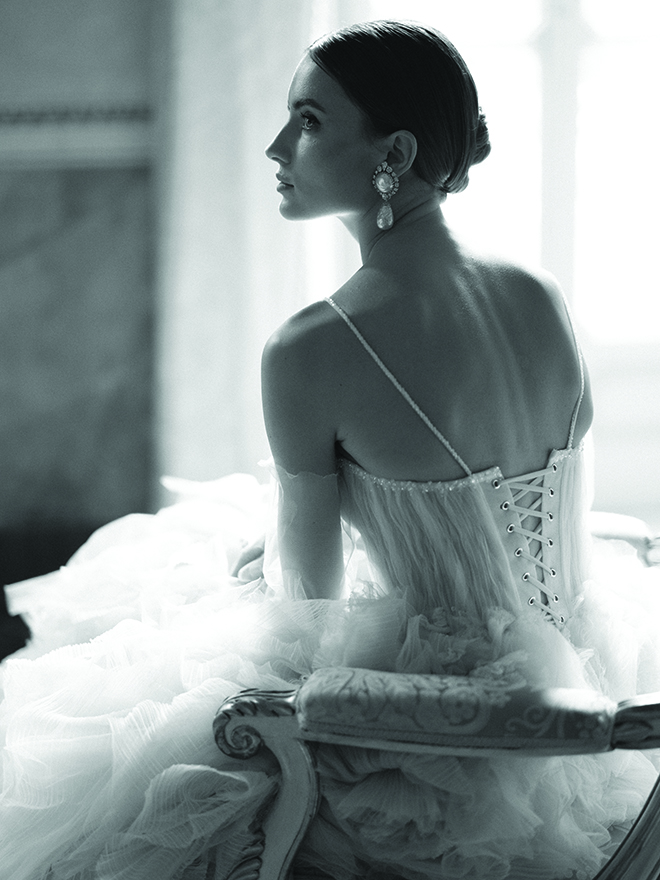 The back of the bride's corset, tulle wedding gown.