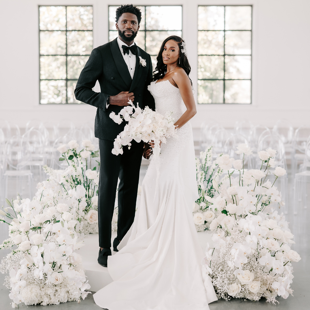 White Wedding Florals by Plants N’ Petals Adorn This Luxury Celebration